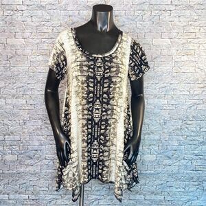 Hanna Jones Couture NWT Tunic Top Size Small Handkerchief Hem Snakeskin